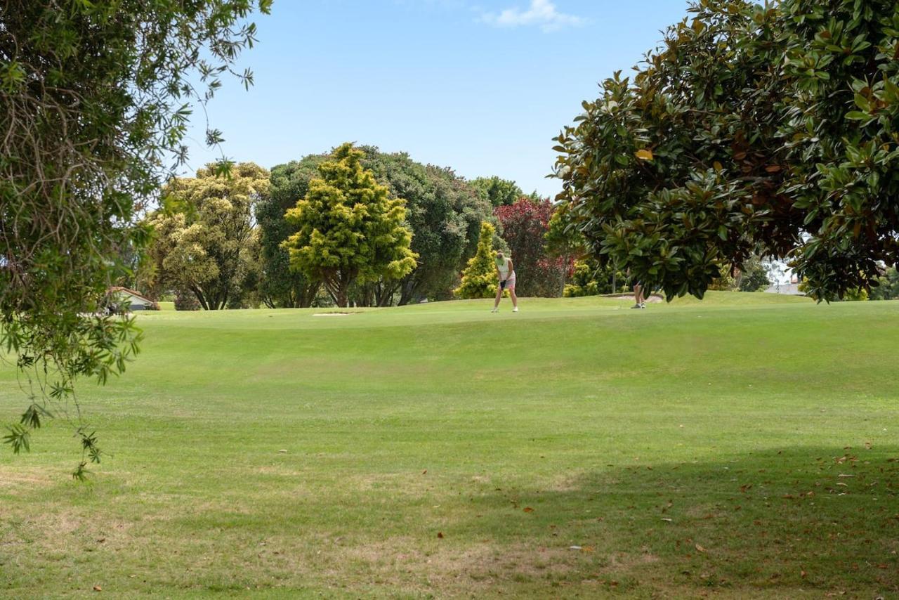 Golfers Delight In Quiet Cul De Sac Villa Маунт Маунгануи Екстериор снимка